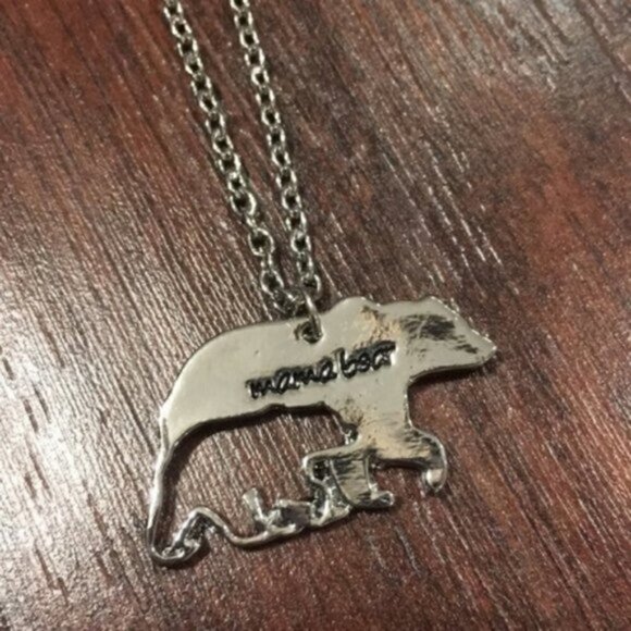 Mama Bear" Charm necklace jewelry - Picture 8 of 8